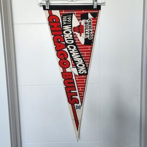 Chicago Bulls 1991 NBA World‎ Champions Vintage Collectible Licensed Pennant